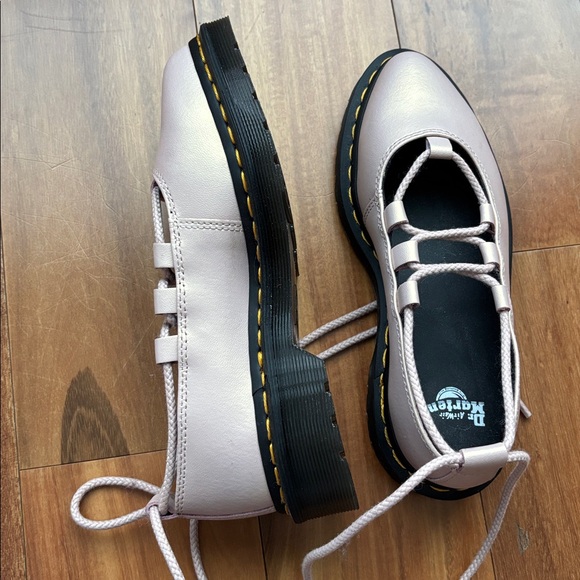 NWOT Dr Martens - Picture 8 of 13